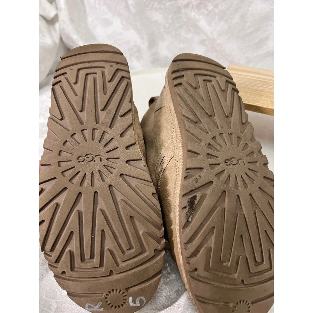 UGG neumel boots